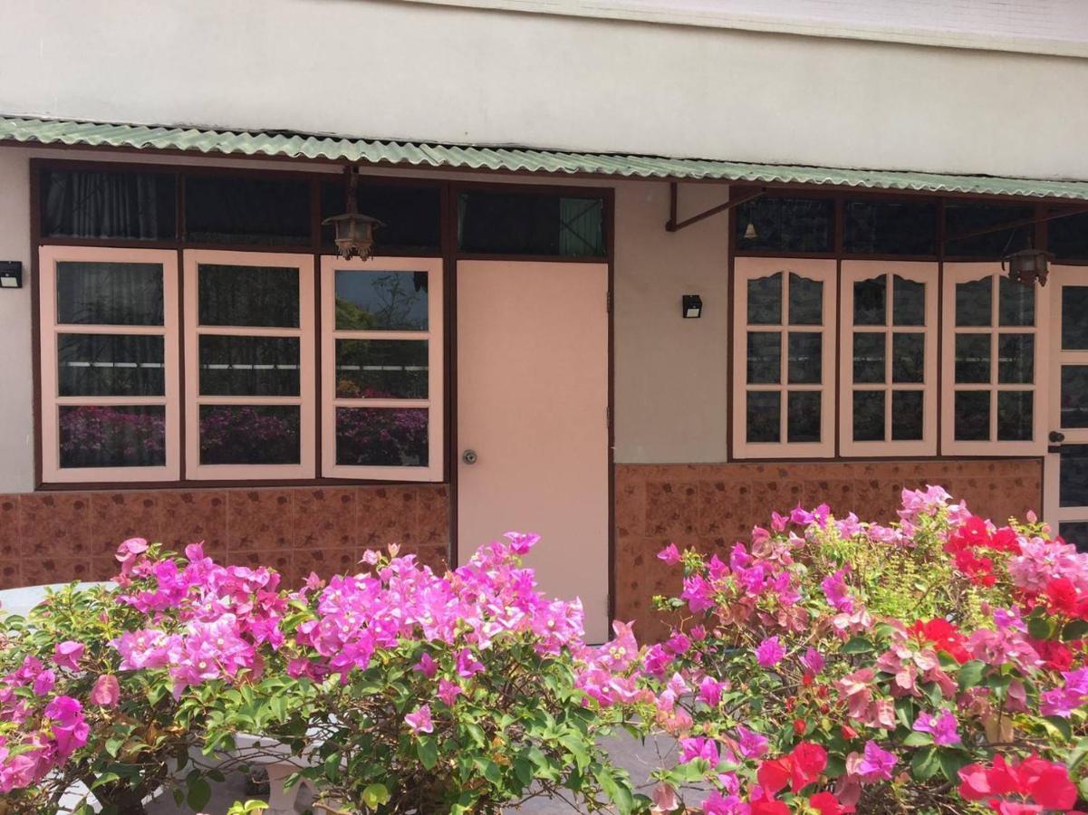 Anchana House Jomtien Beach Buitenkant foto