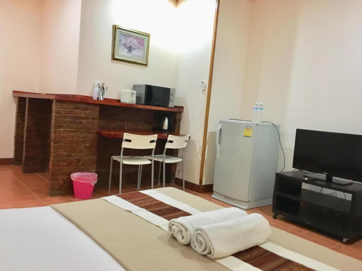 Anchana House Jomtien Beach Buitenkant foto