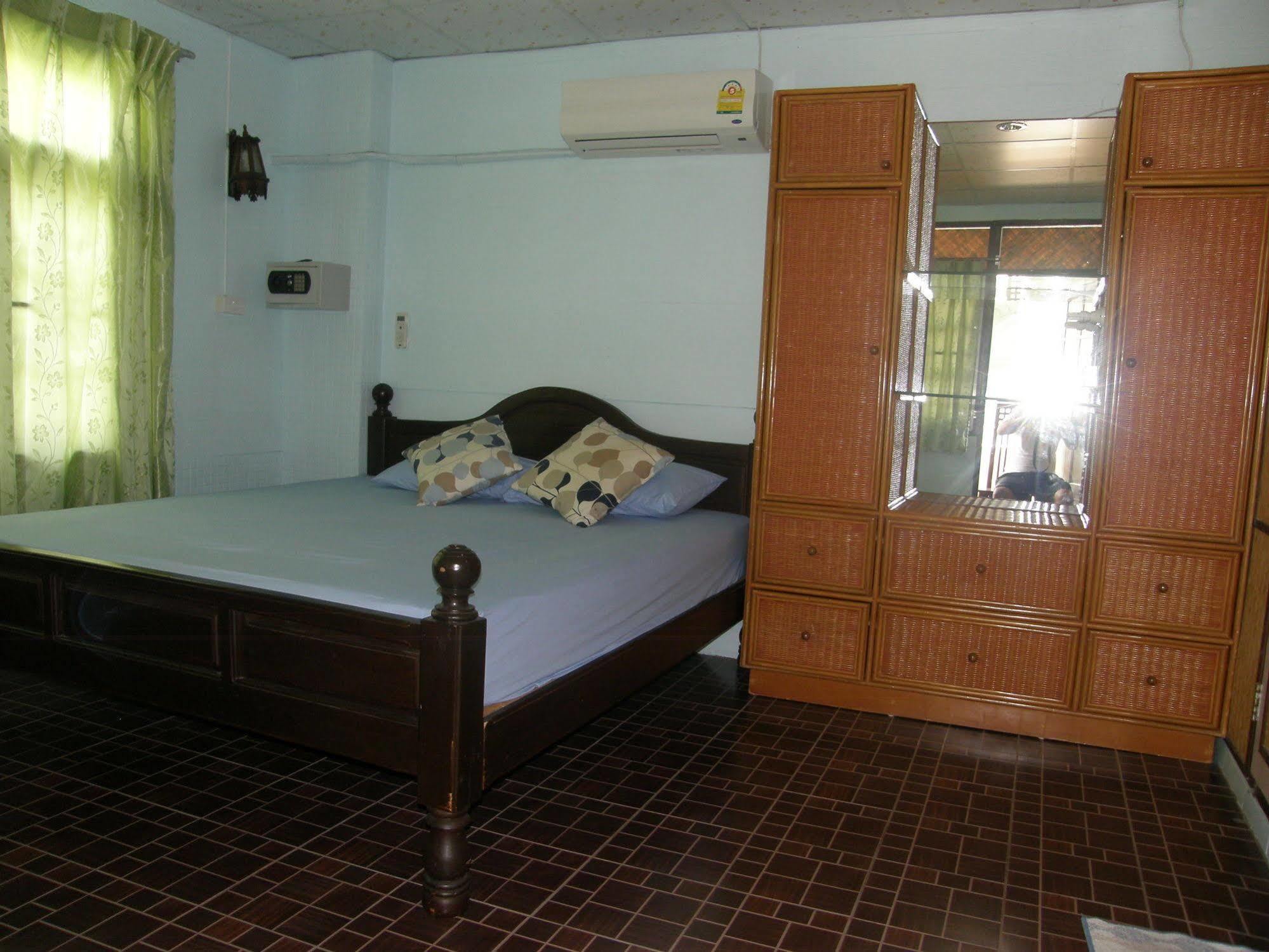 Anchana House Jomtien Beach Buitenkant foto