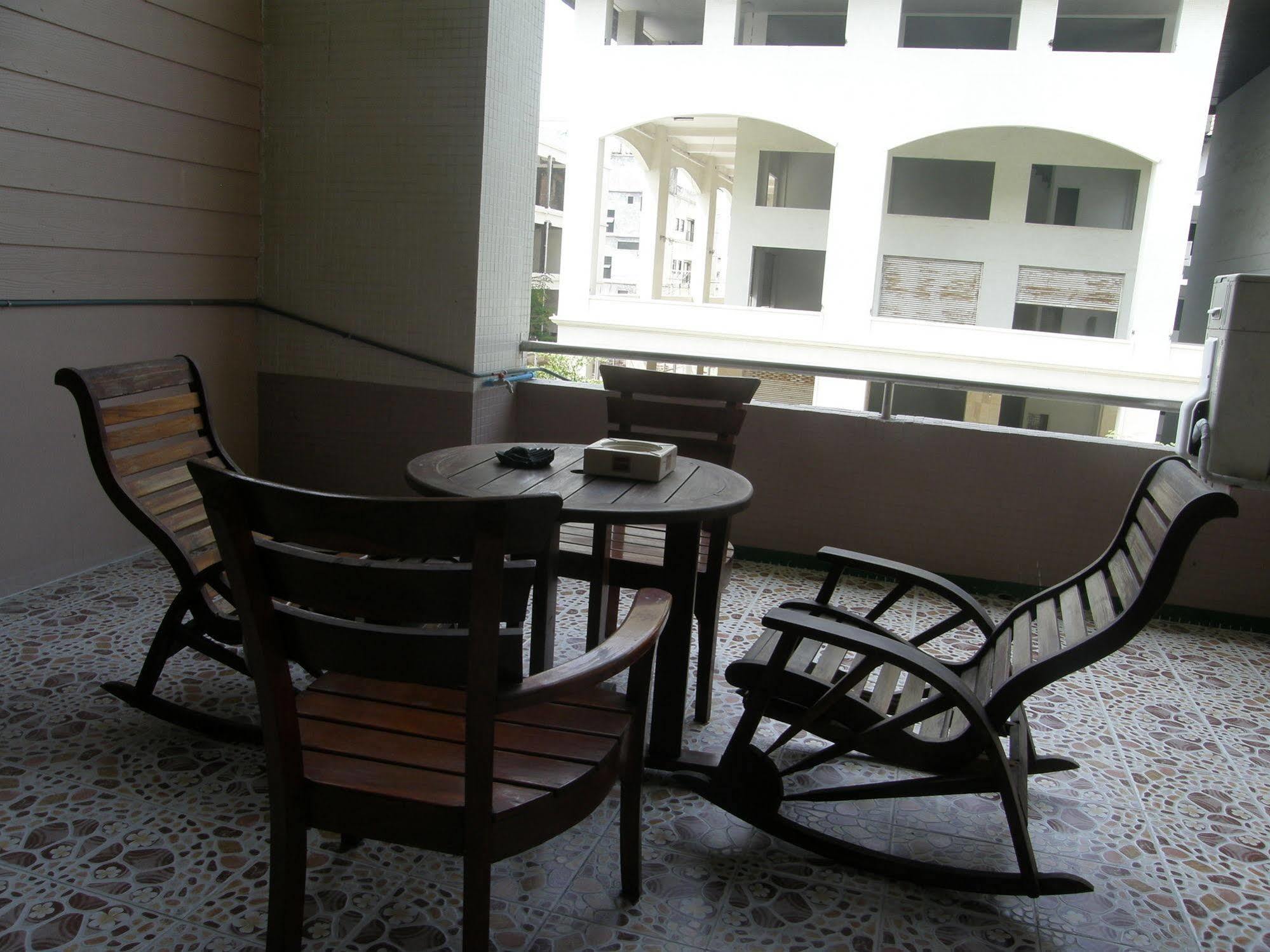 Anchana House Jomtien Beach Buitenkant foto