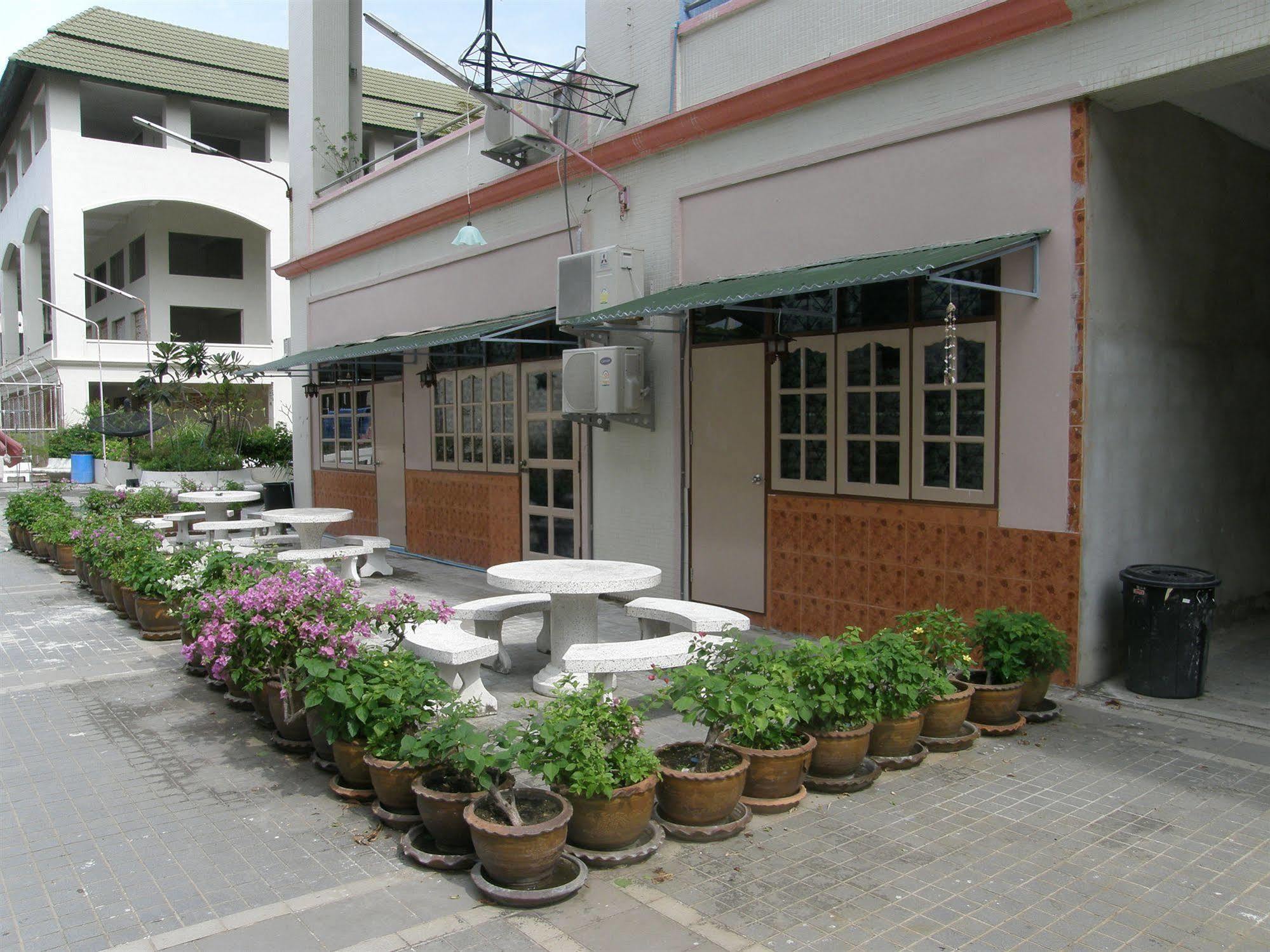 Anchana House Jomtien Beach Buitenkant foto