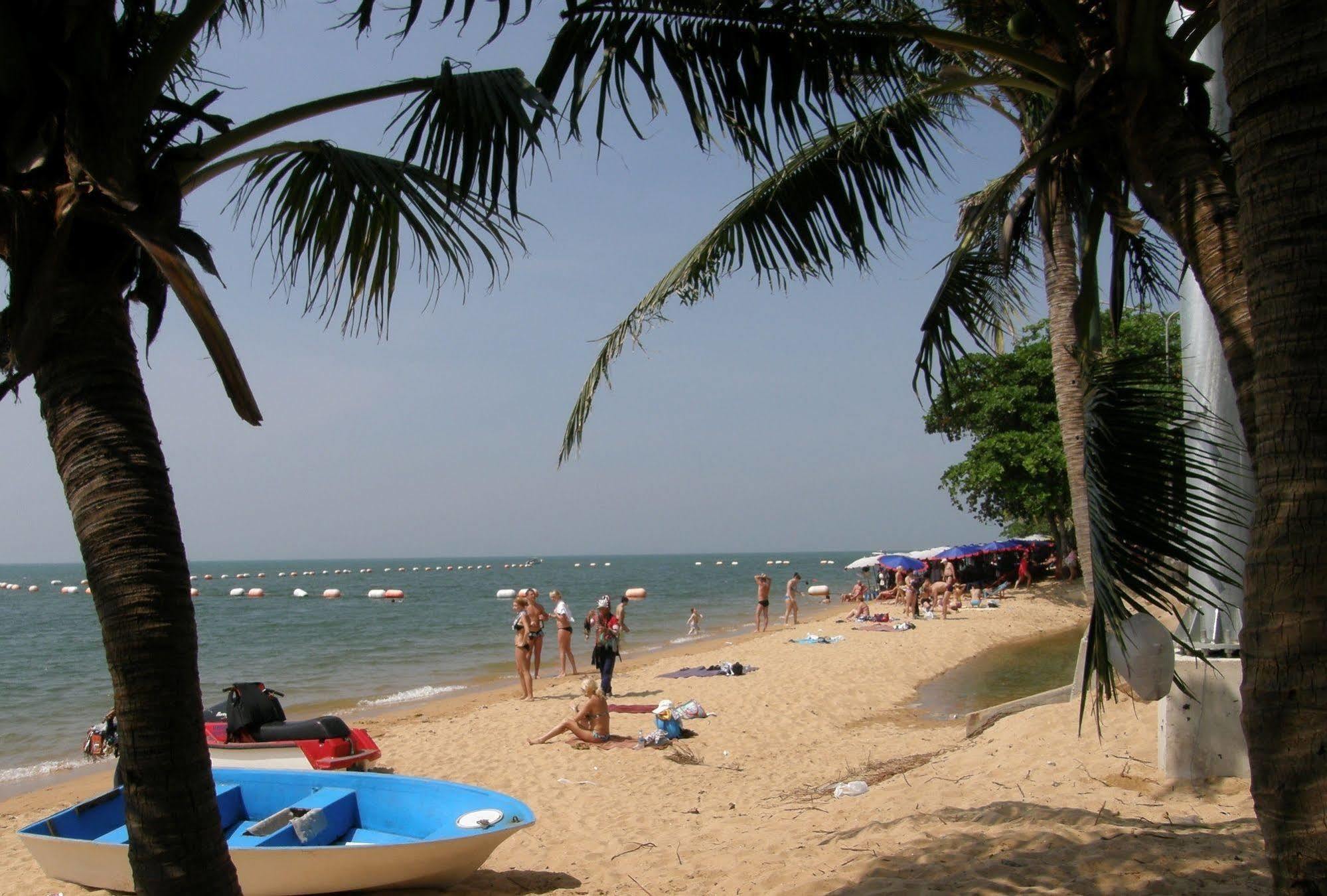 Anchana House Jomtien Beach Buitenkant foto